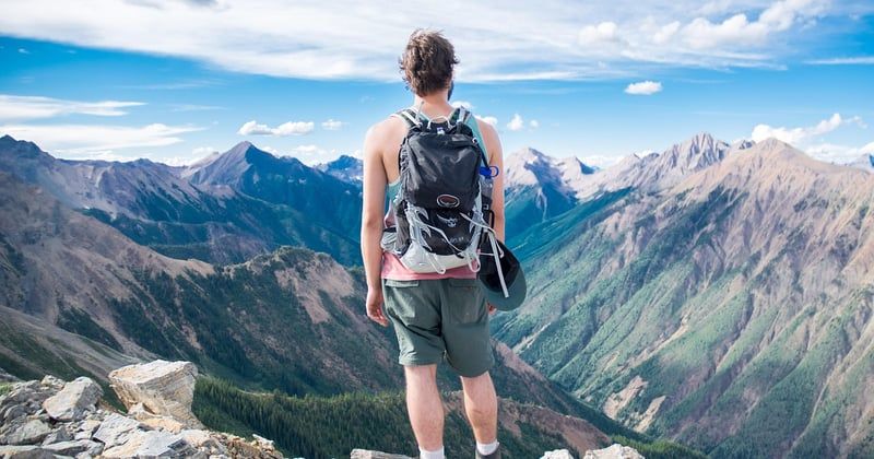 Équipement indispensable pour randonnée en altitude : la liste qui sauve