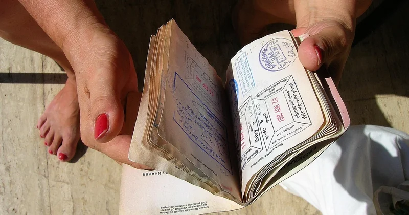 Les documents pratiques : assurance, copies, visas électroniques